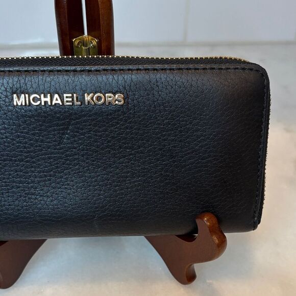 Michael Kors Pebbled Leather Full Sized Zipper Wallet - Picture 3 of 13